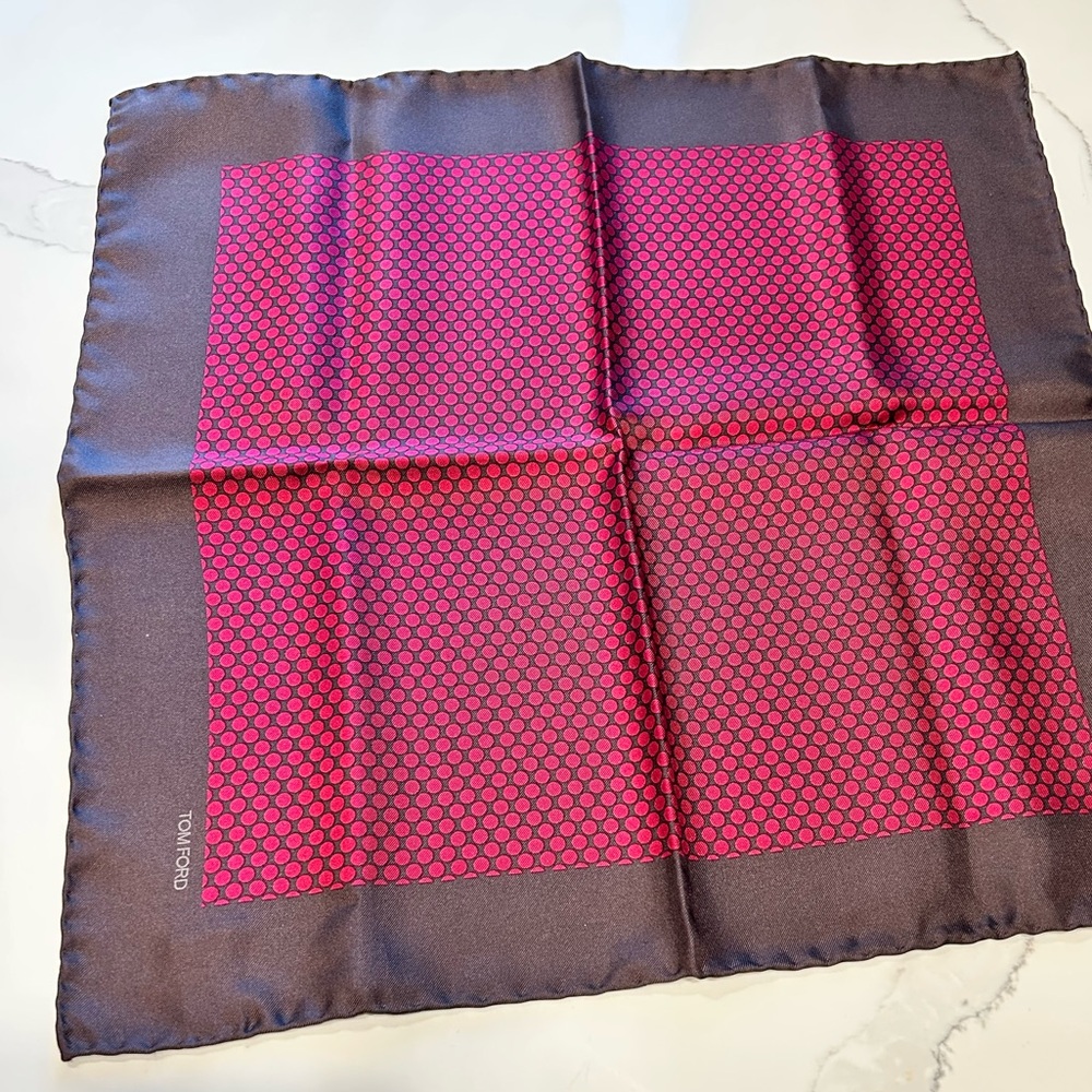 Tom Ford silk pocket square dark plum with fuchsia polkadots